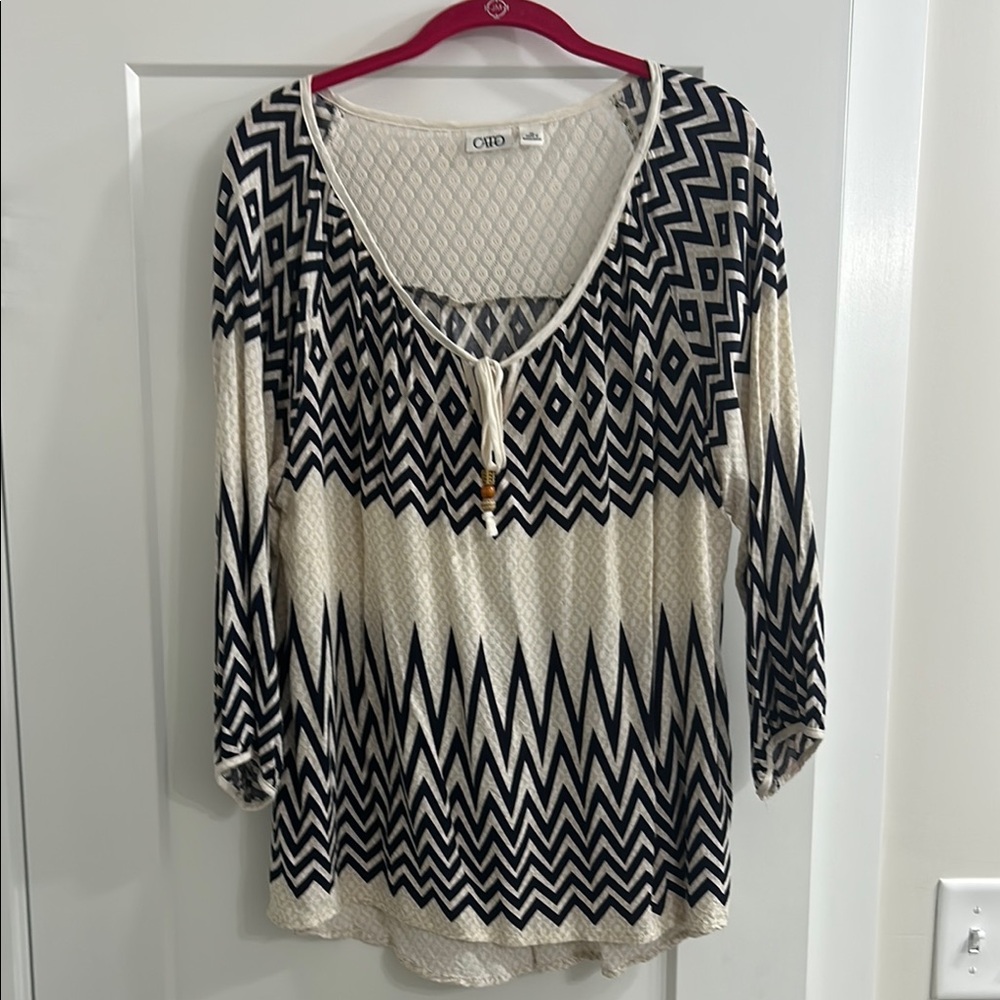 Cato Black and White Graphic 3/4 Sleeve Blouse